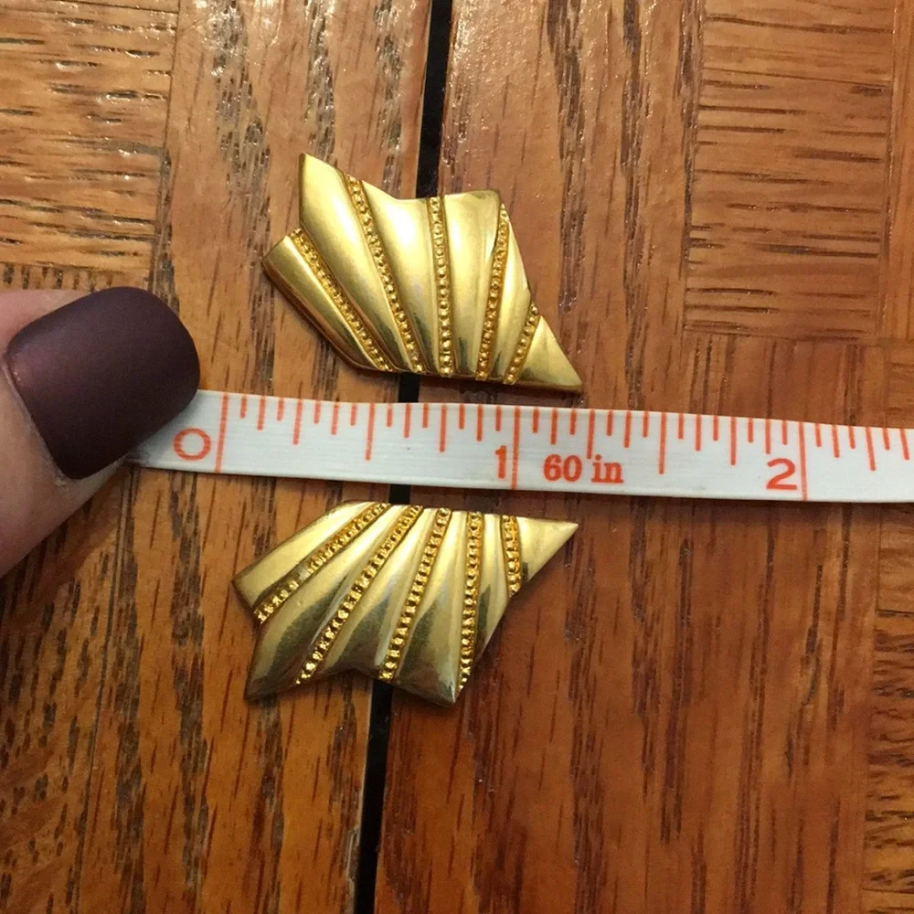 🎁GIFT🎁 Vintage MONET gold fan earrings - Picture 11 of 11
